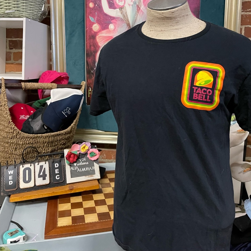 TACO BELL (2018) Official Mexican Fast Food Retro 80s Logo T-Shirt Size Large